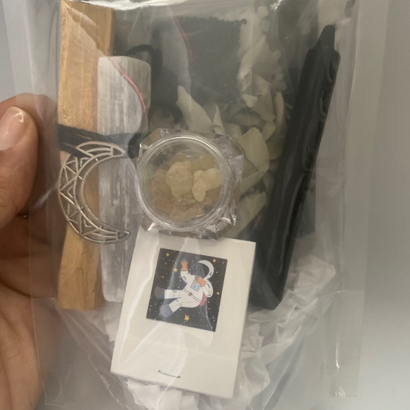 SPIRITUAL PROTECTION KIT - Picture 4 of 7